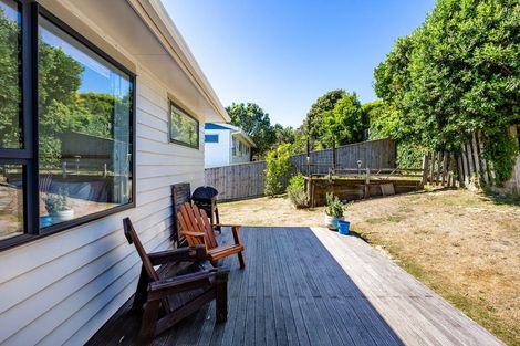 Photo of property in 6 Ettrick Grove, Papakowhai, Porirua, 5024