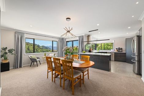 Photo of property in 6 West Terrace, Picton, 7220