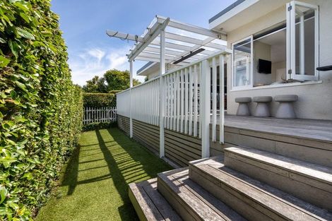 Photo of property in 2/81 Sylvan Avenue, Northcote, Auckland, 0627
