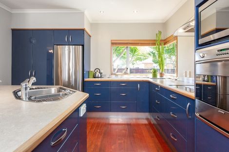 Photo of property in 3 Forbury Way, Taradale, Napier, 4112