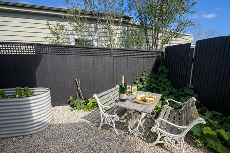 Photo of property in 2/21 Cowper Street, Devonport, Auckland, 0624