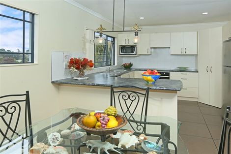 Photo of property in 70 San Valentino Drive, Henderson, Auckland, 0612