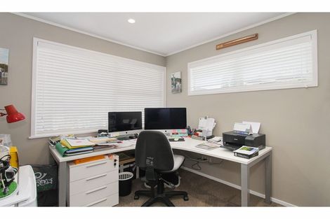 Photo of property in 7 Taynith Place, Glenfield, Auckland, 0629