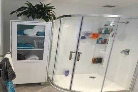 Photo of property in 14 Omega Street, Newlands, Wellington, 6037