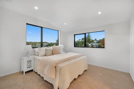 Photo of property in 60a Powrie Street, Glenfield, Auckland, 0629