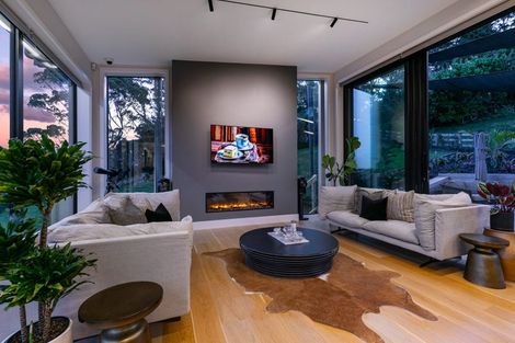 Photo of property in 351 Upper Harbour Drive, Greenhithe, Auckland, 0632