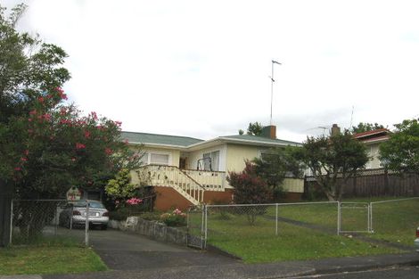 Photo of property in 28 Levesque Street, Birkdale, Auckland, 0626