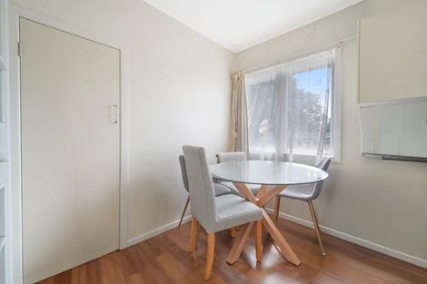 Photo of property in 5 Shamrock Lane, Te Atatu Peninsula, Auckland, 0610