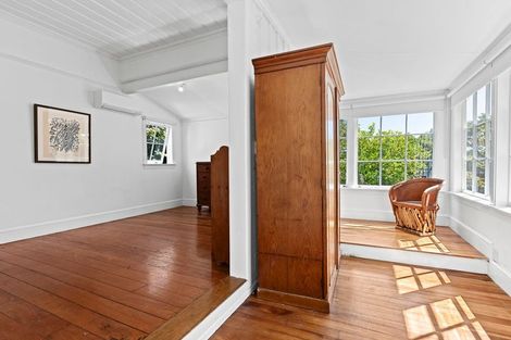 Photo of property in 90 Pendarves Street, New Plymouth, 4310