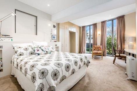 Photo of property in 6 Wesley Road, Kelburn, Wellington, 6012