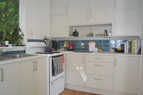 Photo of property in 15 Creswick Terrace, Northland, Wellington, 6012