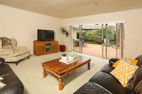 Photo of property in 10 Jubaea Place, Henderson, Auckland, 0610
