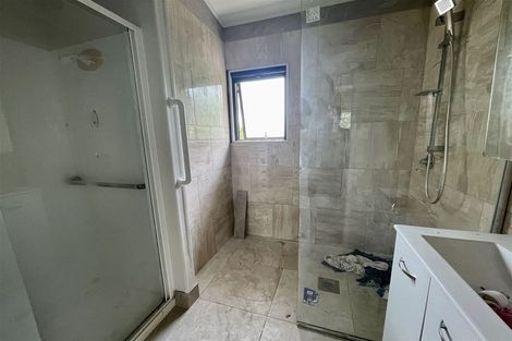 Photo of property in 13 Denyer Place, New Lynn, Auckland, 0600