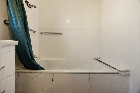 Photo of property in 53 Oakfield Crescent, Pukete, Hamilton, 3200