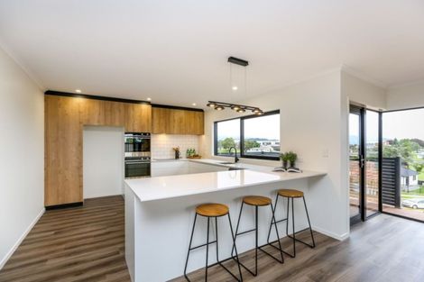 Photo of property in 4 Oliver O'leary Way, Westown, New Plymouth, 4310