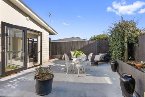 Photo of property in 1 Mangorei Road, Merrilands, New Plymouth, 4312