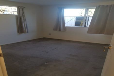 Photo of property in 2a Spencer Road, Pinehill, Auckland, 0632
