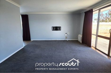 Photo of property in 87 Farquhars Road, Redwood, Christchurch, 8051