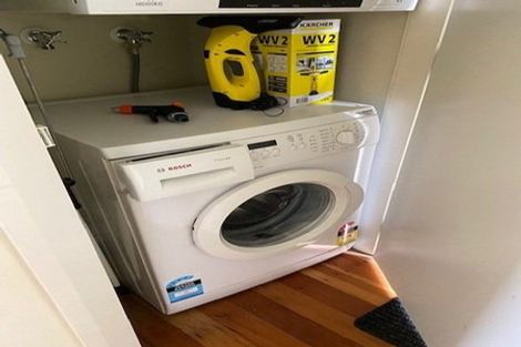 Photo of property in 33a Sugarloaf Road, Brooklyn, Wellington, 6021