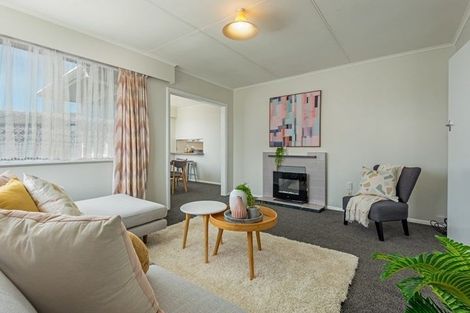 Photo of property in 28 Holdsworth Avenue, Milson, Palmerston North, 4414