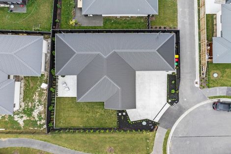 Photo of property in 25 Millhaven Place, Casebrook, Christchurch, 8051