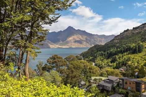 Photo of property in 30a Mackinnon Terrace, Sunshine Bay, Queenstown, 9300