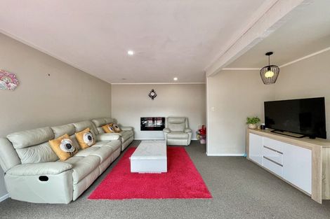 Photo of property in 146u1 Newlands Road, Newlands, Wellington, 6037