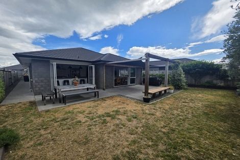 Photo of property in 21 Dunkeld Drive, Papamoa, 3118