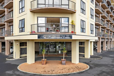 Photo of property in 1g/18 Ronwood Avenue, Manukau, Auckland, 2104