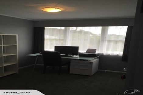 Photo of property in 14 Omega Street, Newlands, Wellington, 6037