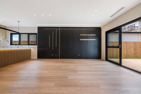 Photo of property in 23 Whakairo Crescent, Gulf Harbour, 0930