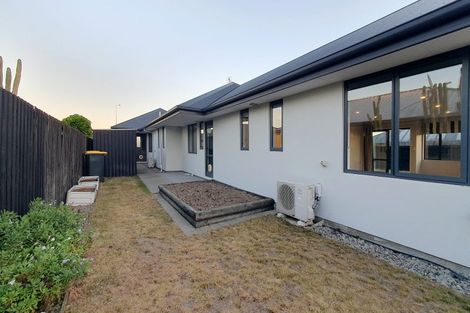 Photo of property in 28 Surfers Place, North New Brighton, Christchurch, 8083
