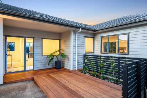 Photo of property in 14 Durbin Court, Greenhithe, Auckland, 0632