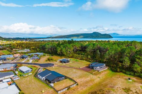 Photo of property in 14 Komahimahi Way, Motuoapa, 3382