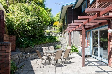 Photo of property in 72 Churton Drive, Churton Park, Wellington, 6037