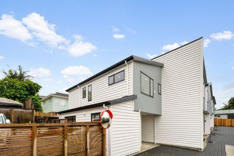 Photo of property in 8a Butterworth Drive, Glendene, Auckland, 0602