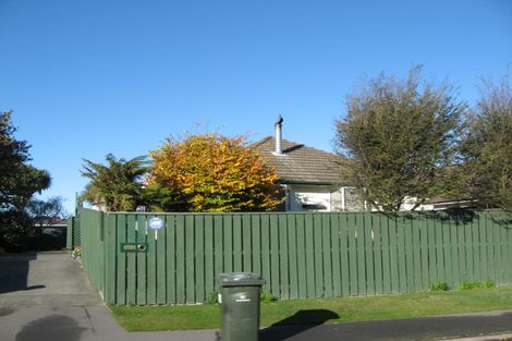 Photo of property in 1/5 Lomax Place, Islington, Christchurch, 8042