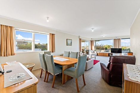 Photo of property in 65 Potter Avenue, Northcote, Auckland, 0627