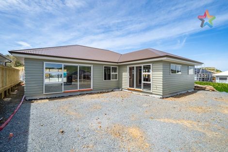 Photo of property in 9 Kairaumati Crescent, Kelson, 5010