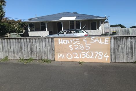 Photo of property in 159 Egmont Street, Patea, 4520
