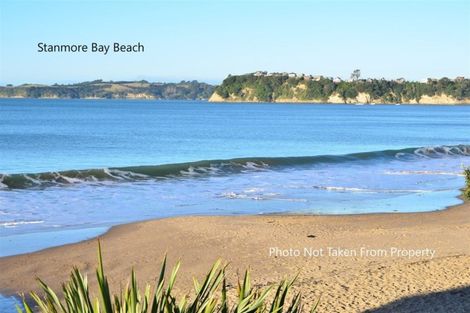 Photo of property in 2/18 Ellenbury Place, Stanmore Bay, Whangaparaoa, 0932