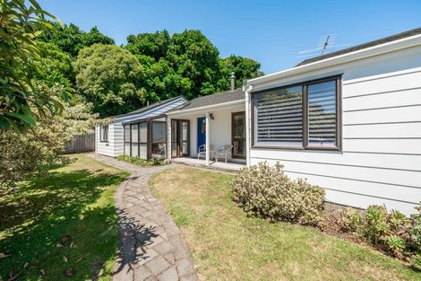 Photo of property in 81 Nimmo Avenue East, Waikanae, 5036