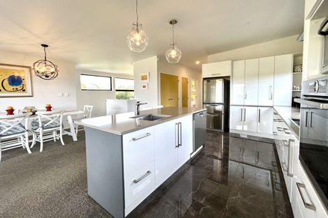 Photo of property in 33 Hihitahi Rise, Paihia, 0200