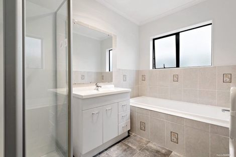 Photo of property in 22 Keri Vista Rise, Papakura, 2110