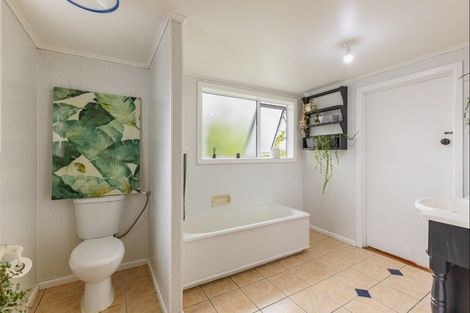 Photo of property in 31 Domain Road, Waipawa, 4210