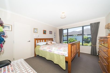 Photo of property in 53 Geneva Terrace, Kelvin Grove, Palmerston North, 4414
