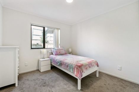 Photo of property in 121 Keri Vista Rise, Papakura, 2110