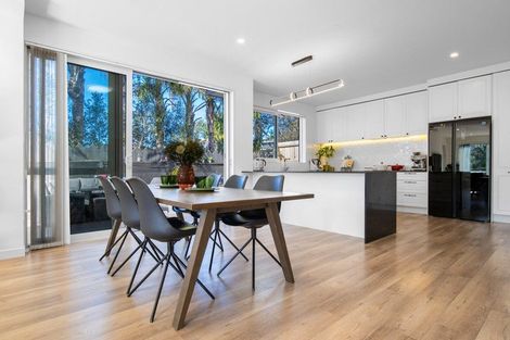 Photo of property in 335a East Coast Road, Mairangi Bay, Auckland, 0630