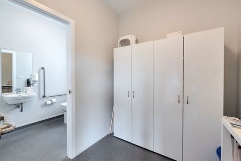Photo of property in 2/61 Shakespeare Road, Milford, Auckland, 0620