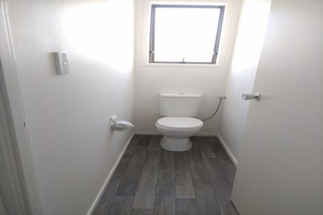 Photo of property in 2 Lansdown Place, Papakura, 2110